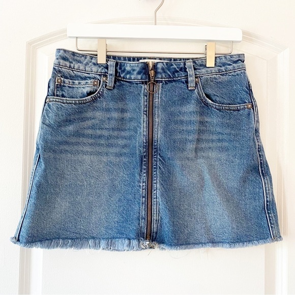 FREE PEOPLE Zip It Up Front Zip Denim Mini Skirt Size 28 - Picture 3 of 10
